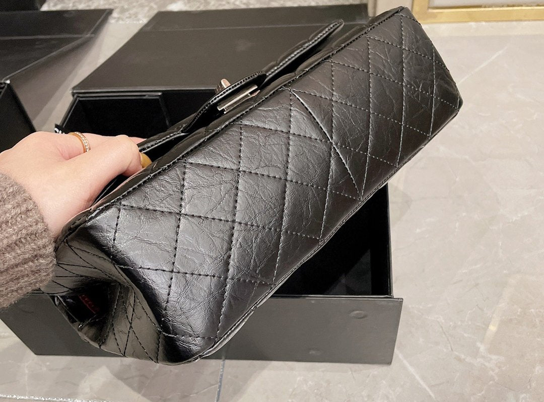 Anum Bags Detail