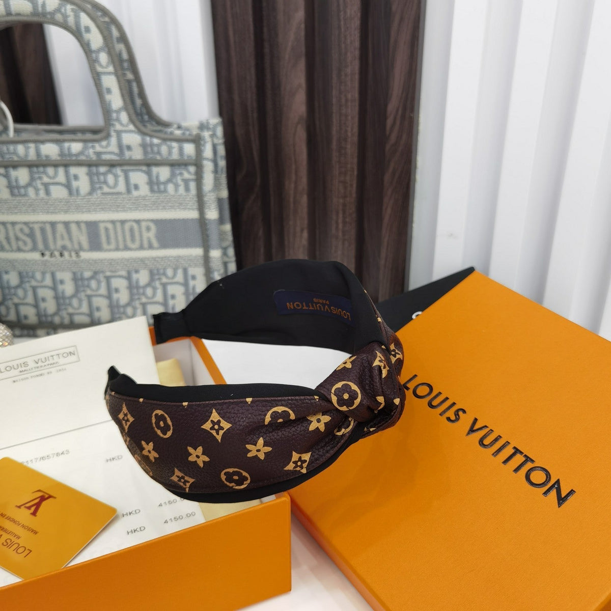 Anum Bags Detail