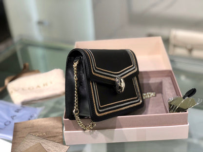 Anum Bags Detail