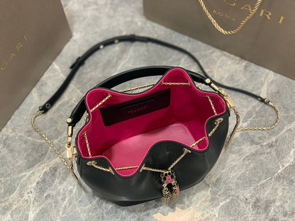 Anum Bags Detail