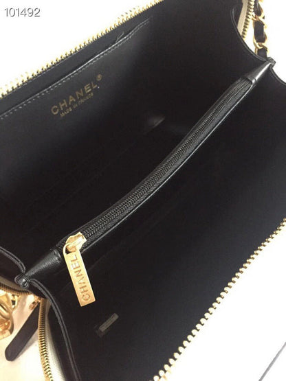 Anum Bags Detail