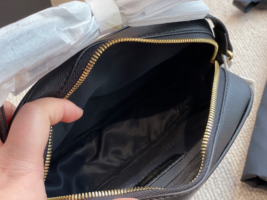 Anum Bags Detail