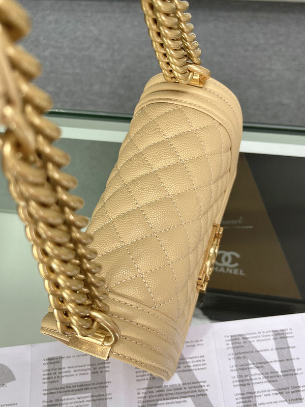 Anum Bags Detail