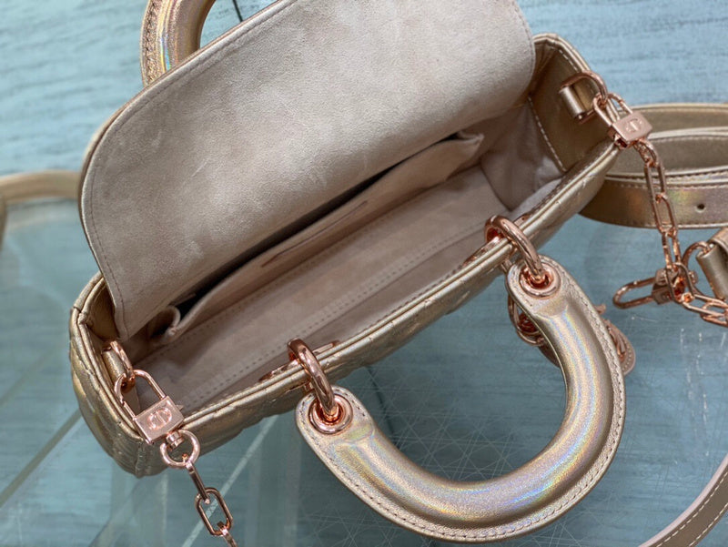 Anum Bags Detail