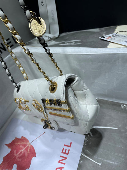 Anum Bags Detail