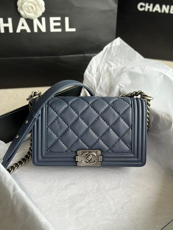 Anum Bags Detail