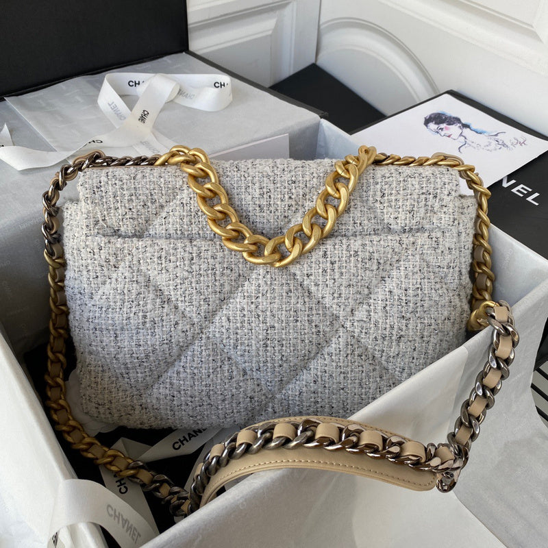 Anum Bags Detail