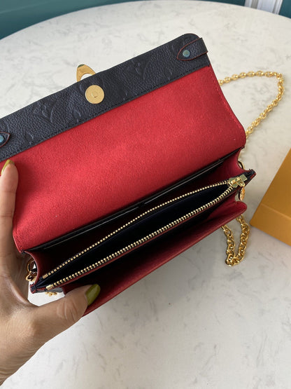 Anum Bags Detail