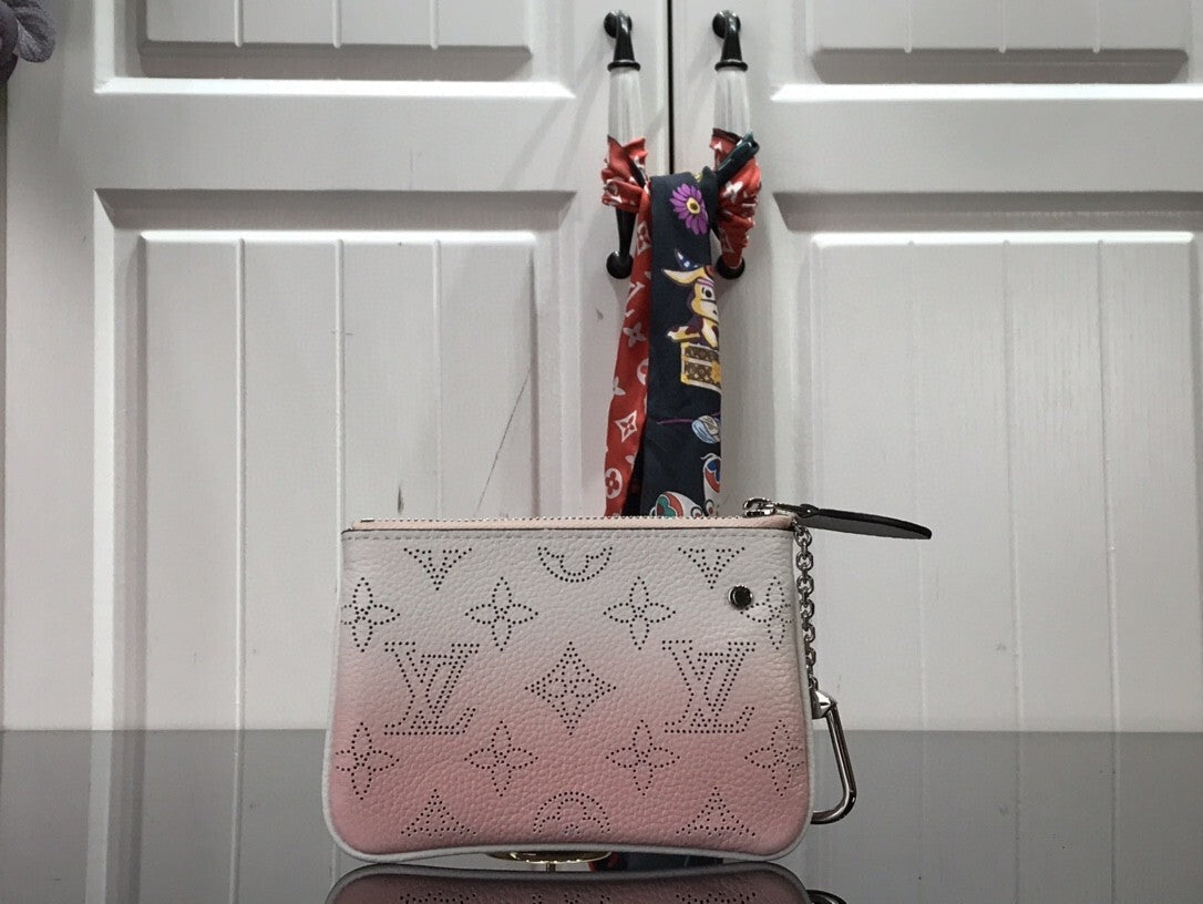 Anum Wallets - DESIGNER WALLETS FOR WOMEN - AFFORDABLE LUXURY - 4400
