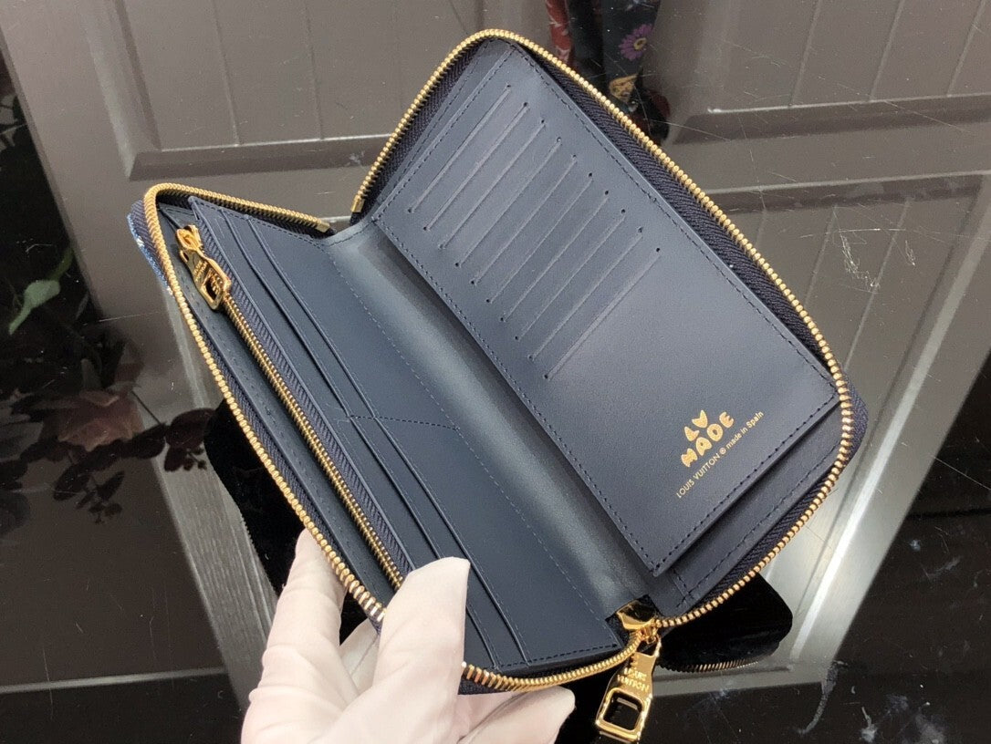 Anum Wallets - DESIGNER WALLETS FOR WOMEN - AFFORDABLE LUXURY - 5016