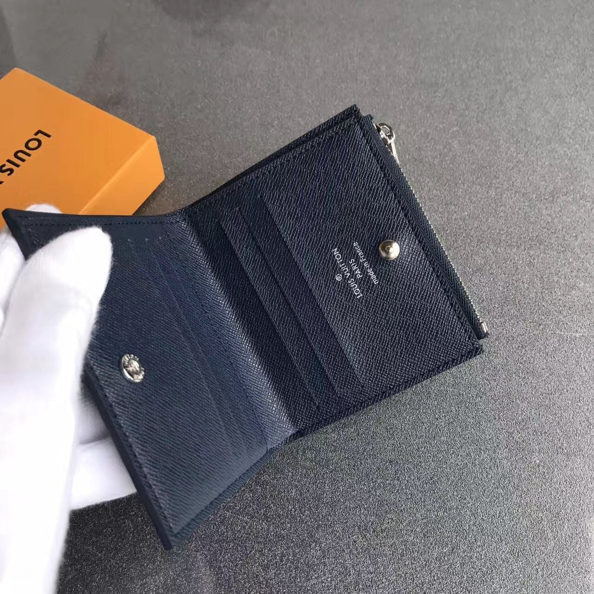 Anum Wallets - Best High-End Brands in One Place - AFFORDABLE LUXURY - 4441