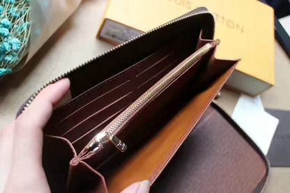 Anum Wallets - High-Quality Designer Products for You - AFFORDABLE LUXURY - 4427