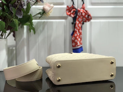 new-luxury-designer-bags-nm22164