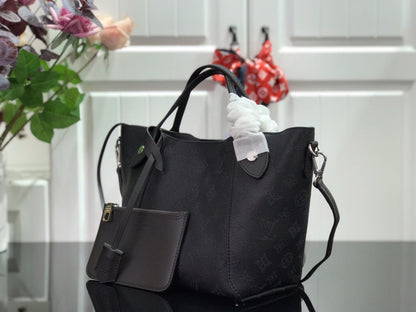 new-luxury-designer-bags-nm22037
