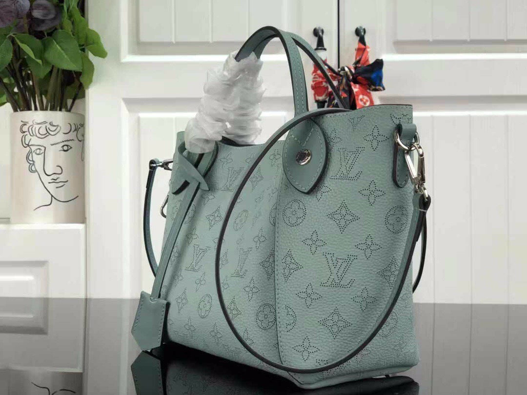 new-luxury-designer-bags-nm22037