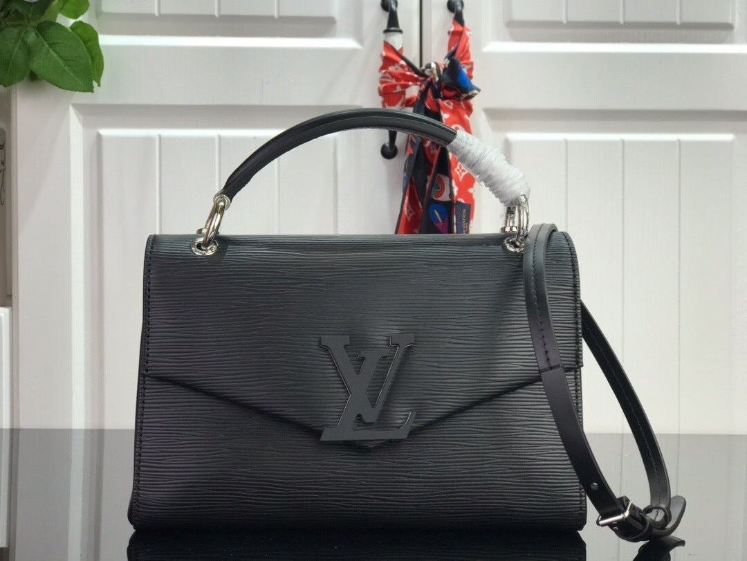 new-luxury-designer-bags-nm22070