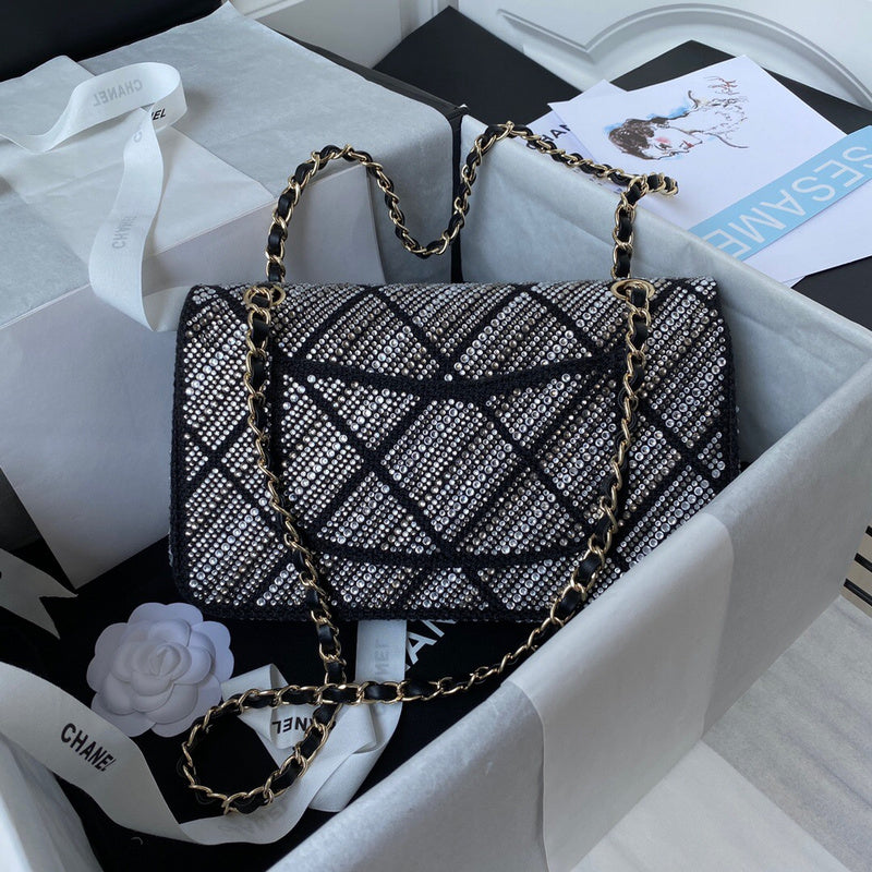Anum Bags Detail
