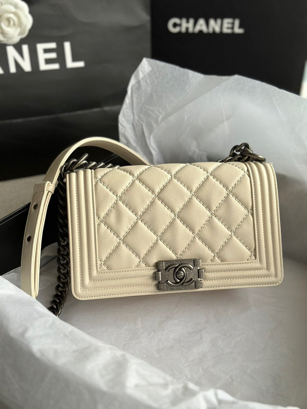 Anum Bags Detail