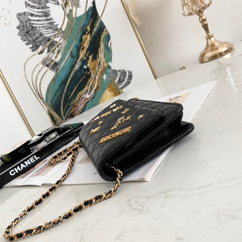Anum Bags Detail