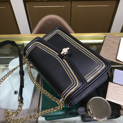 Anum Bags Detail