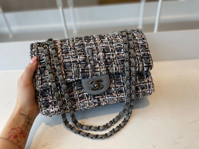 Anum Bags Detail