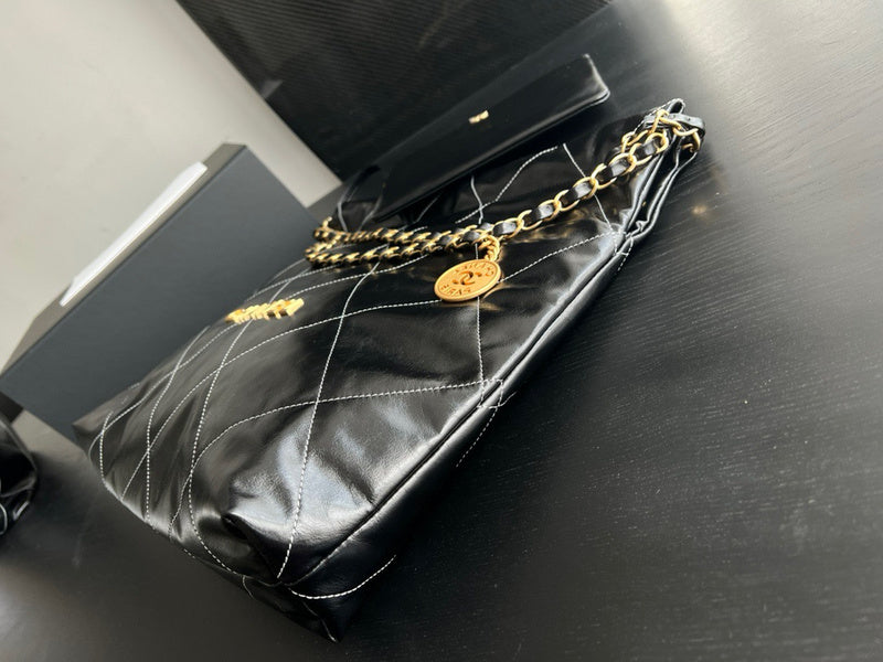 Anum Bags Detail