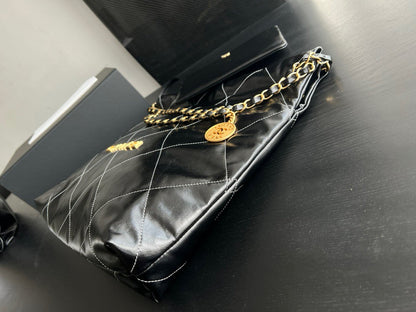 Anum Bags Detail