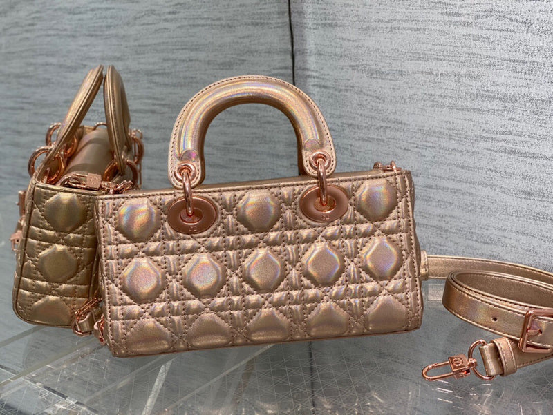 Anum Bags Detail