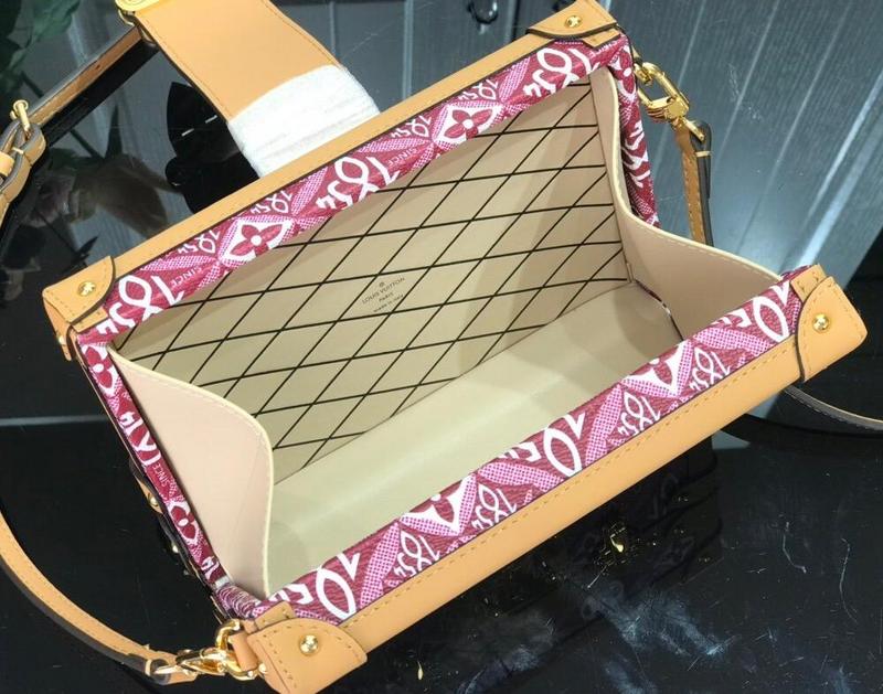 Anum Bags Detail