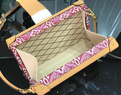 Anum Bags Detail