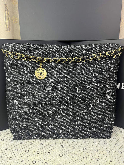 Anum Bags Detail