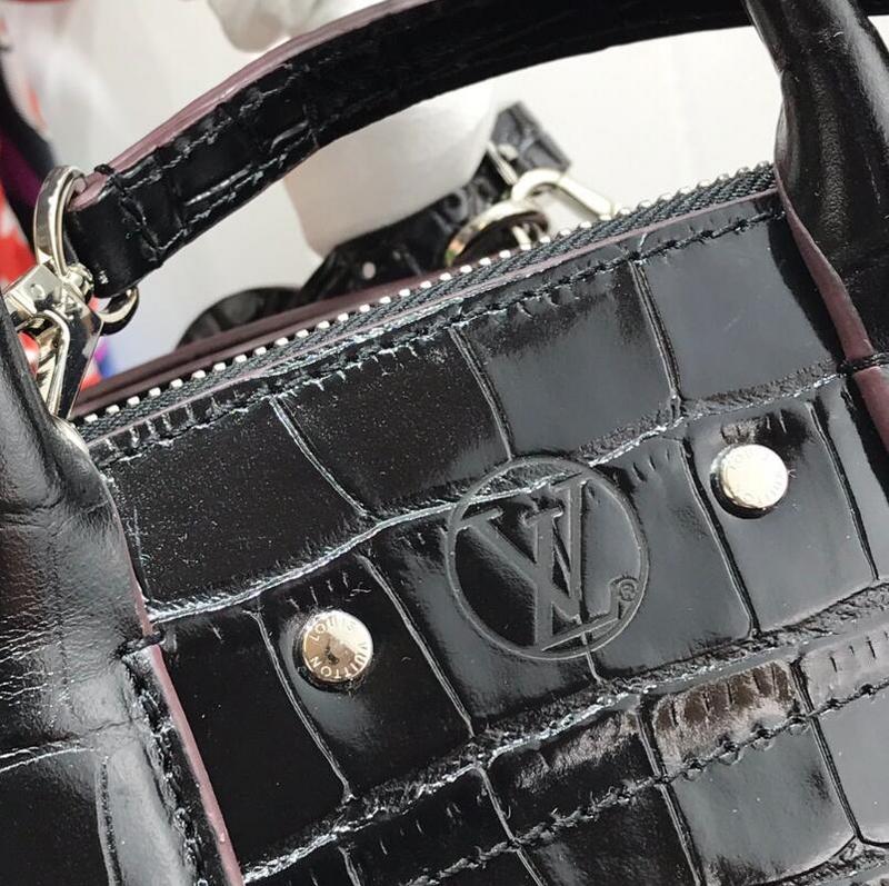 Anum Bags Detail