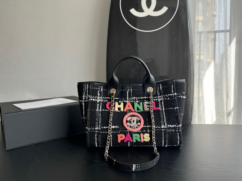 Anum Bags Detail