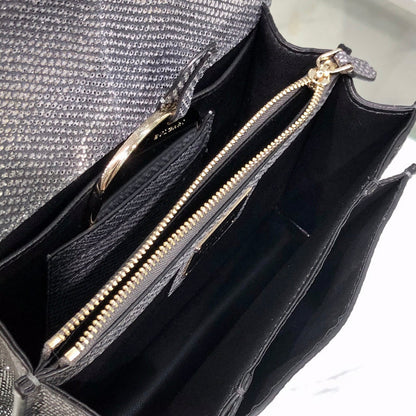 Anum Bags Detail