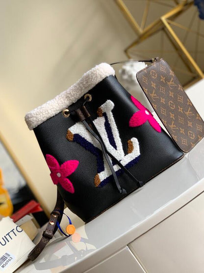 Anum Bags Detail