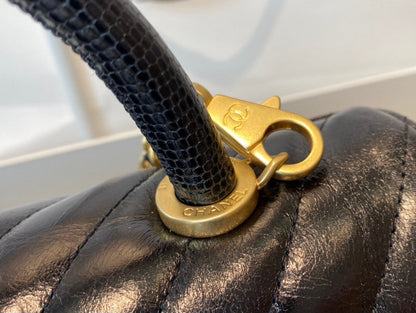 Anum Bags Detail