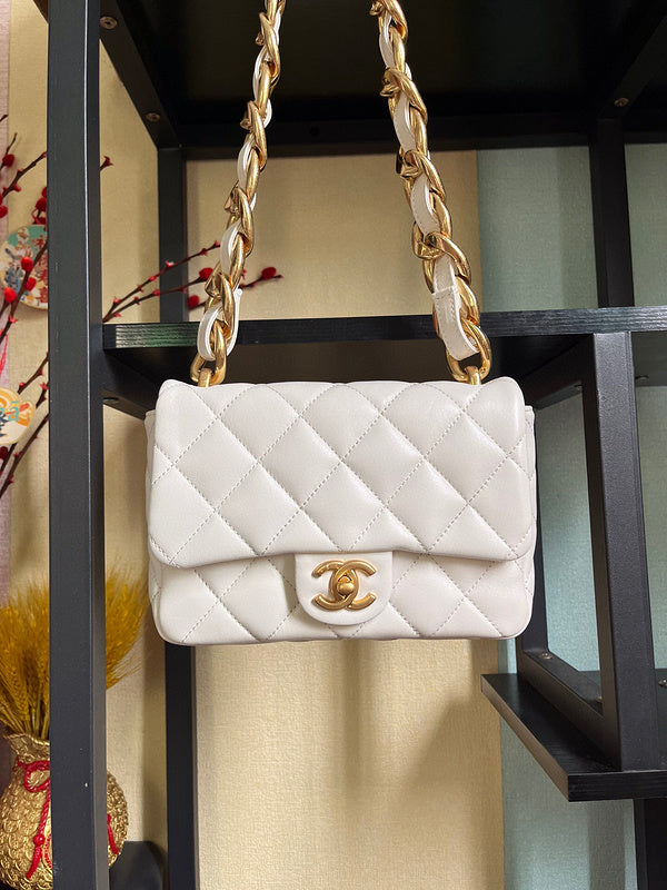 Anum Bags Detail
