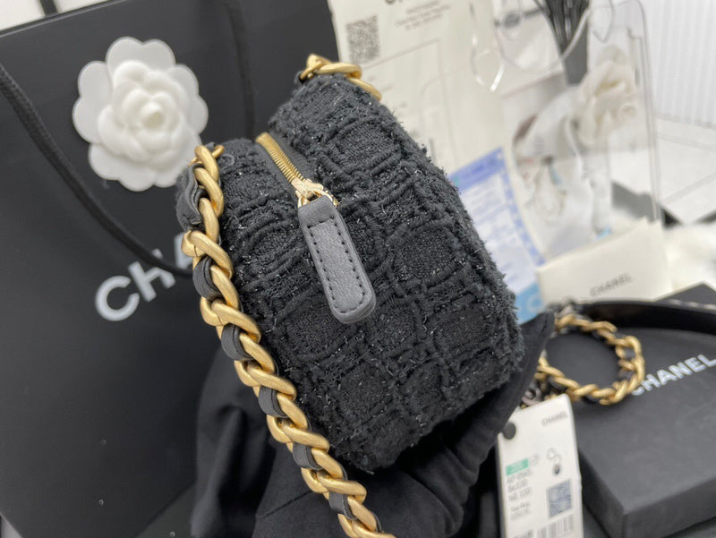 Anum Bags Detail