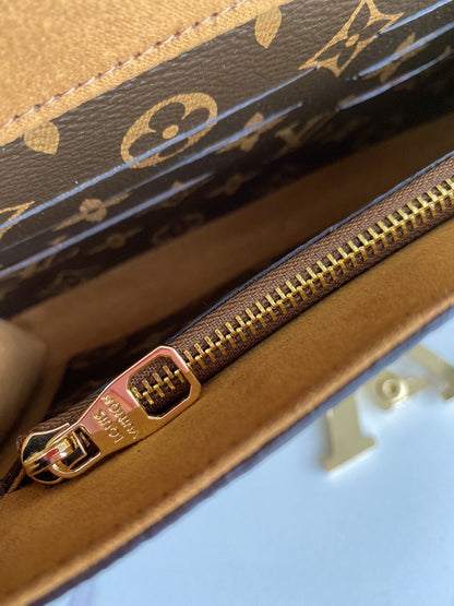 Anum Bags Detail