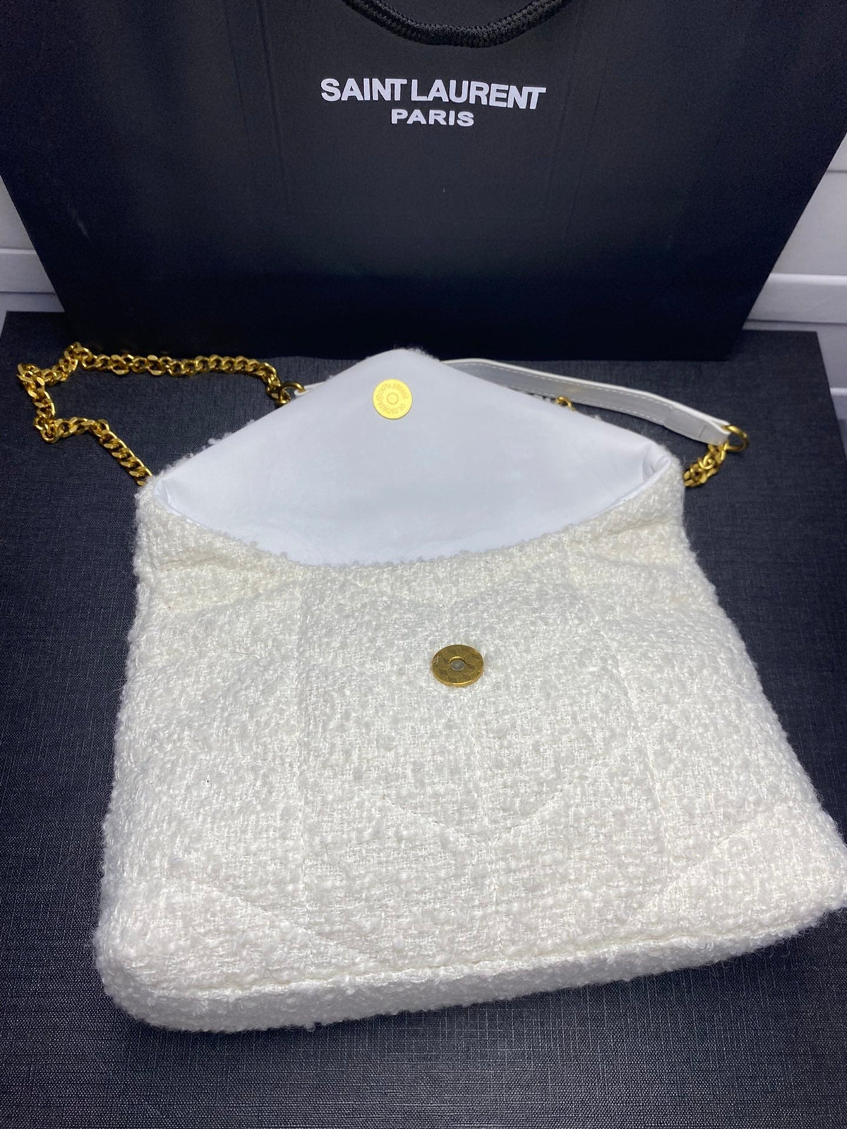 Anum Bags Detail