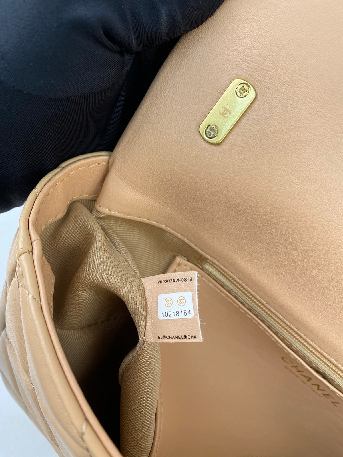 Anum Bags Detail