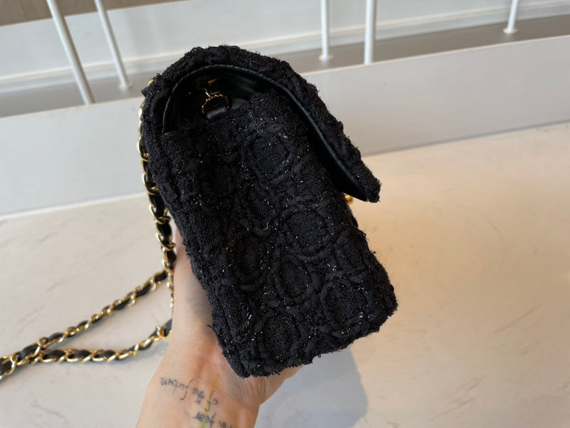Anum Bags Detail