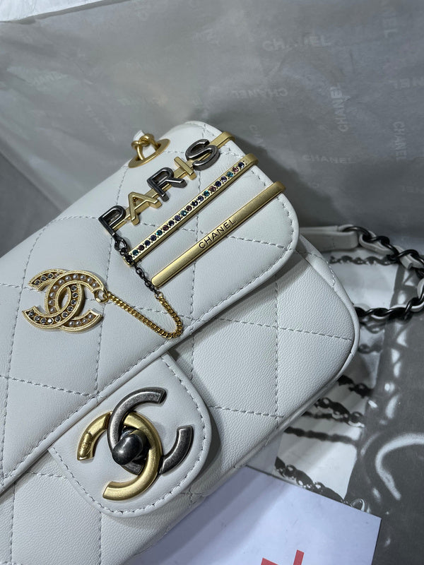 Anum Bags Detail