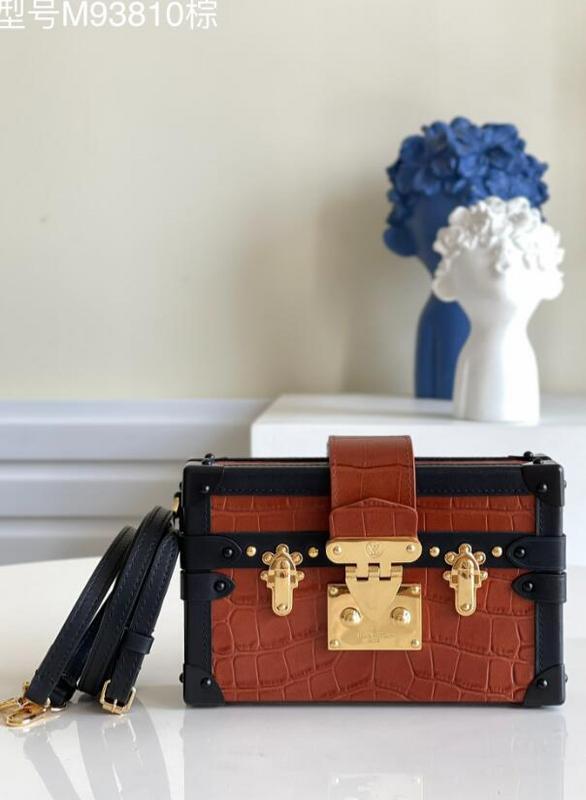Anum Bags Detail