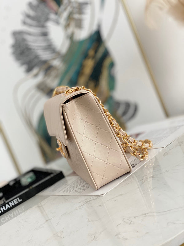 Anum Bags Detail