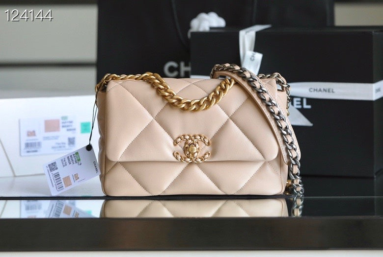 Anum Bags Detail