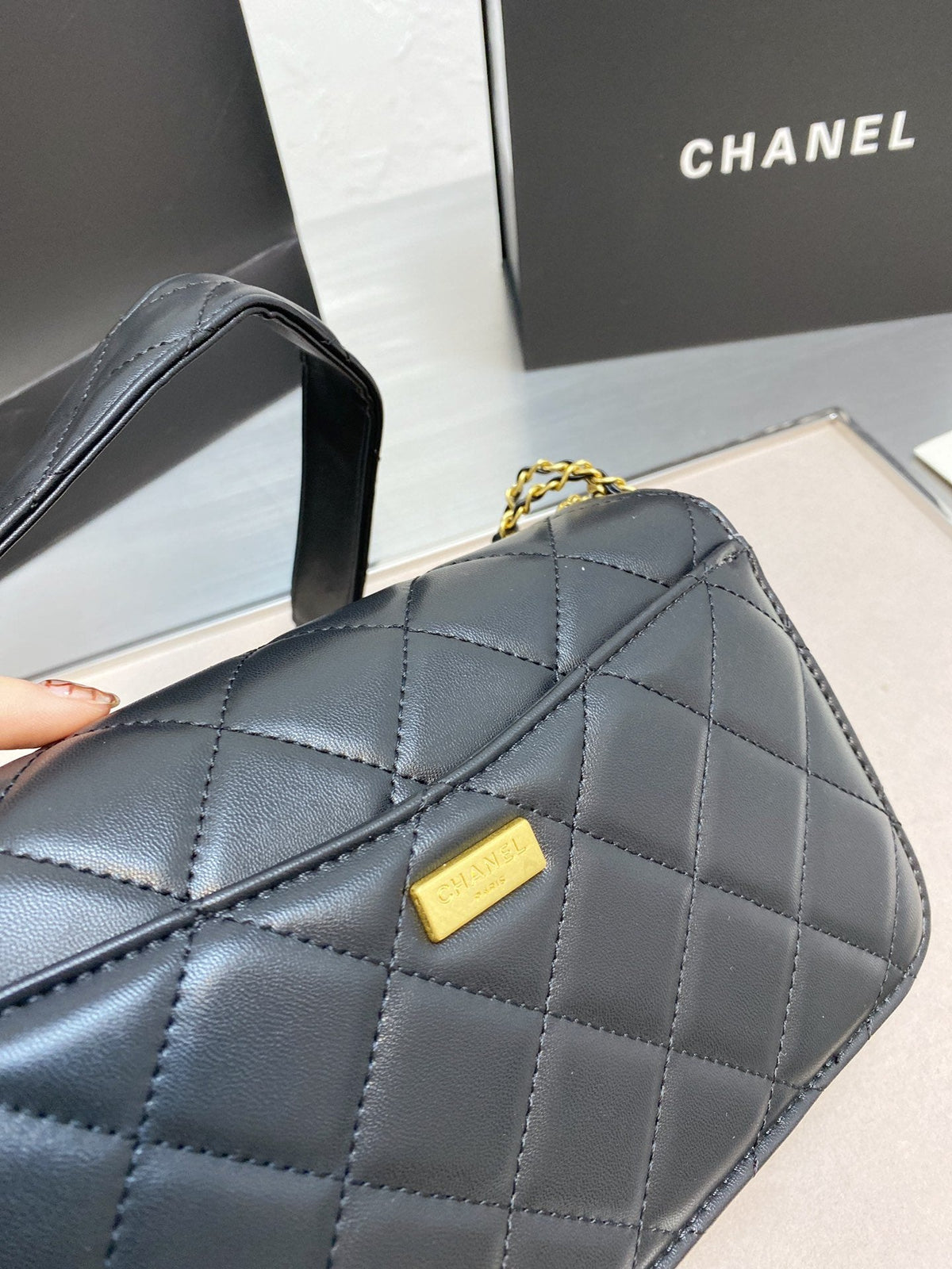 Anum Bags Detail