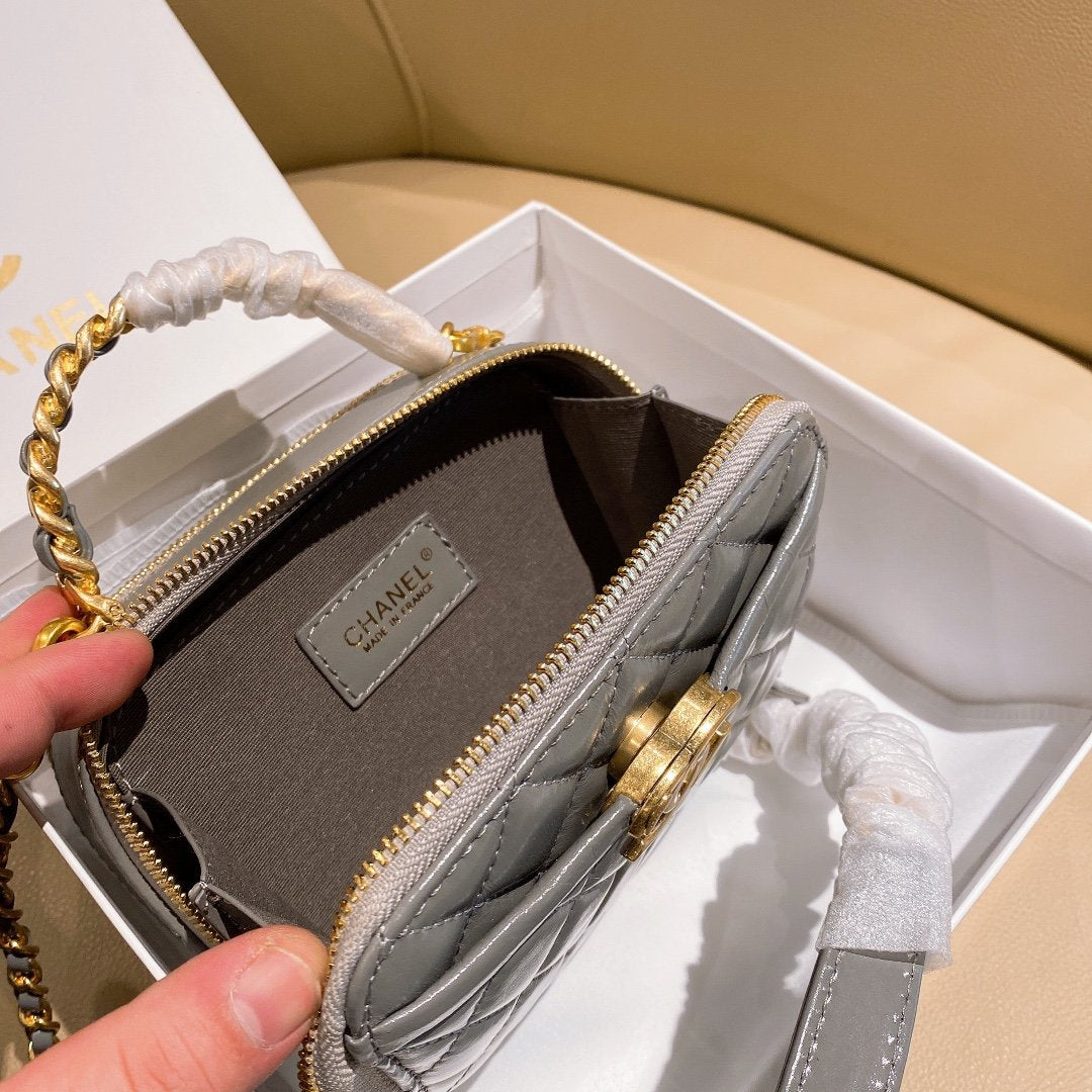 Anum Bags Detail