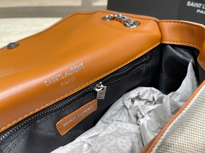 Anum Bags Detail
