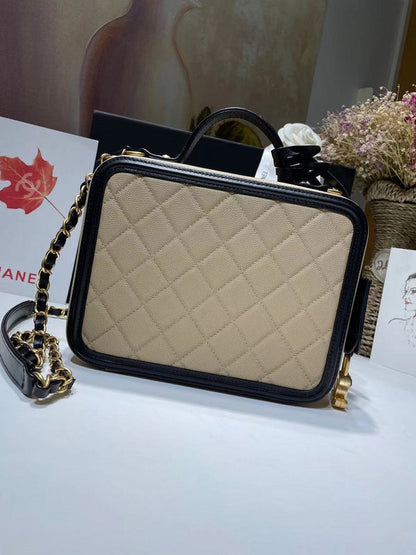 Anum Bags Detail